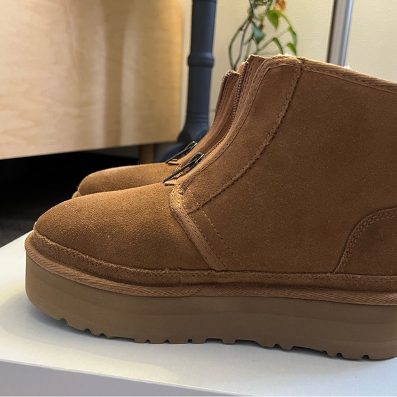 Ugg Neumel platform zip suede boots in chestnut - Picture 5 of 8